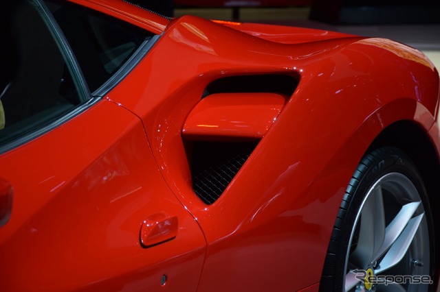フェラーリ 488 GTB ミハエル・シューマッハ仕様(パリモーターショー16)