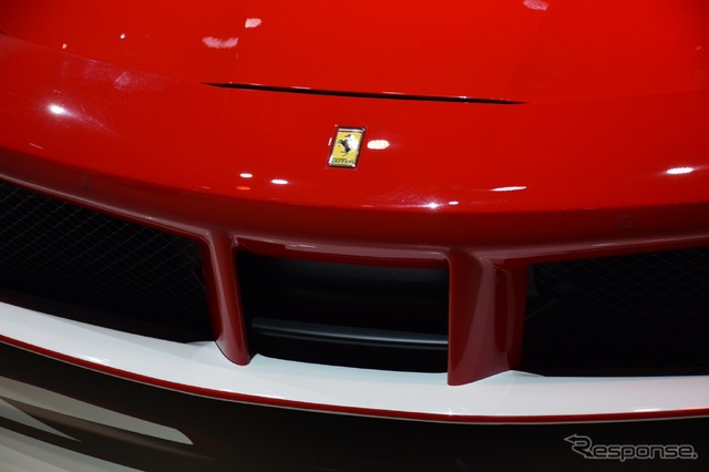 フェラーリ 488 GTB ミハエル・シューマッハ仕様（パリモーターショー16）