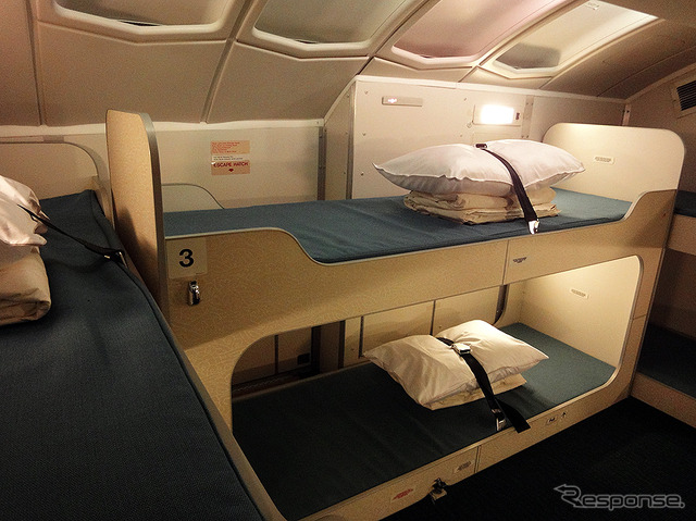 キャセイパシフィック航空B747旅客機の最終運航(羽田→香港、10月1日)を担った登録記号B-HUJ機。クルー用休憩室