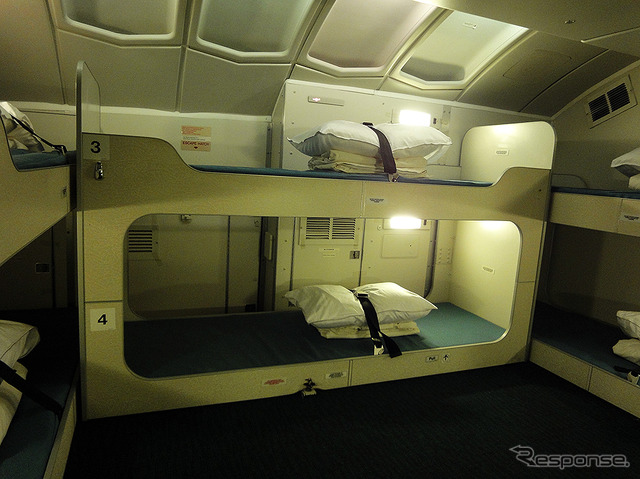 キャセイパシフィック航空B747旅客機の最終運航(羽田→香港、10月1日)を担った登録記号B-HUJ機。クルー用休憩室