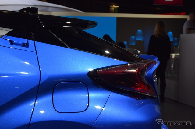 トヨタ C-HR(パリモーターショー16)