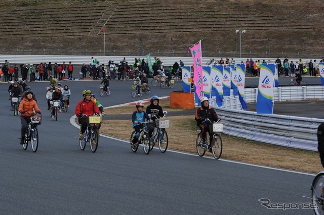 あさひスーパーママチャリグランプリ ママチャリ日本グランプリチーム対抗7時間耐久ママチャリ世界選手権