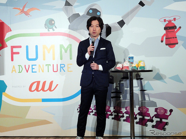 先行体験会にあわせ、会見に登壇したKDDIデジタルマーケティング部の塚本陽一部長(10月7日、よみうりランド)