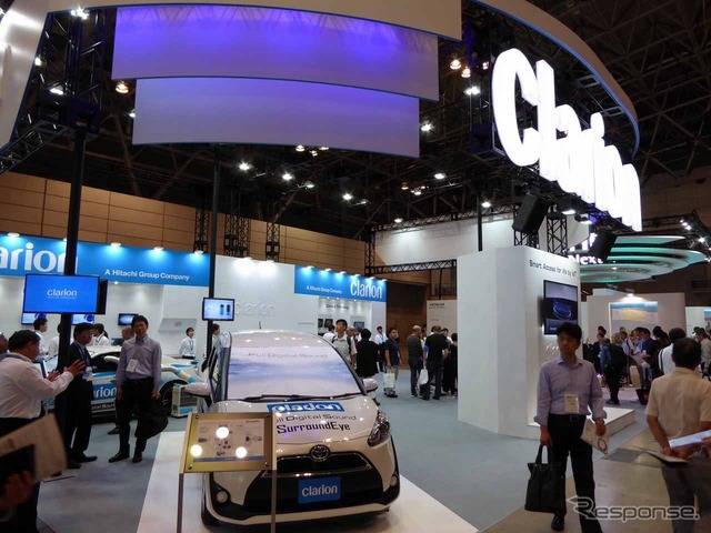 CEATEC2016のクラリオン・ブース