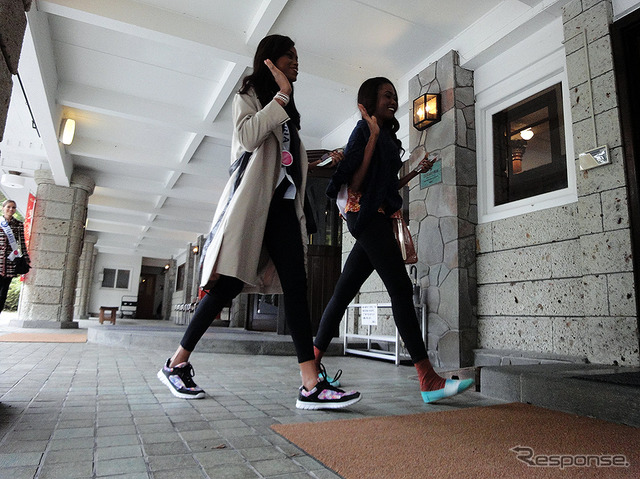世界のミス68人、東武特急・金谷ホテル・日光神橋を彩る