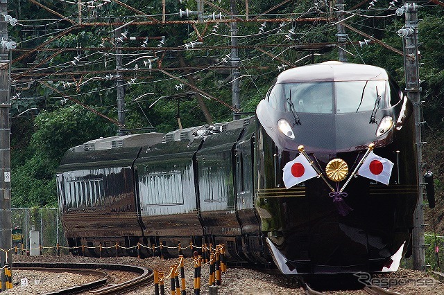 E001形はE655系の「構造装置変更」扱いで計画がまとめられた。写真は2012年10月のお召列車で運用されたE655系。