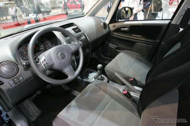 【ジュネーブモーターショー07】SX4 の4ドアセダンはスズキ専用