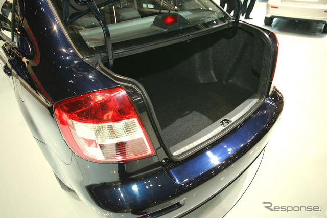 【ジュネーブモーターショー07】SX4 の4ドアセダンはスズキ専用
