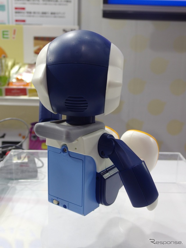 タカラトミーもっとなかよしRobi jr.(ロビジュニア) 〈撮影 高木啓〉