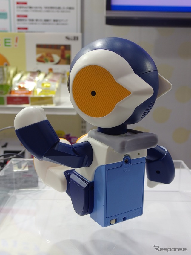 タカラトミーもっとなかよしRobi jr.(ロビジュニア) 〈撮影 高木啓〉