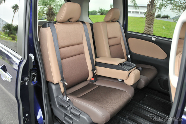 日産 セレナ G