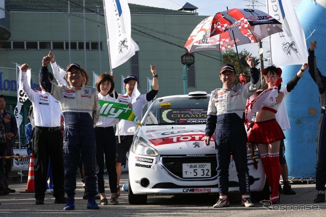 中原祥雅選手（左）／柳澤宏至選手（右）