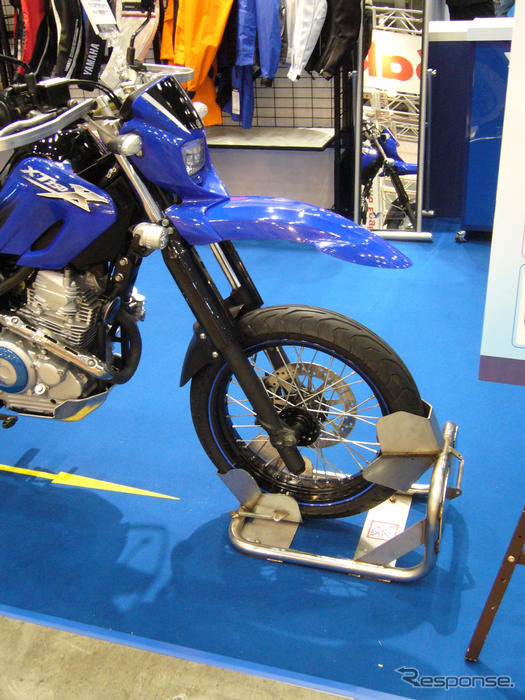 【東京モーターサイクルショー07】パーキング＆ガレージグッズも充実