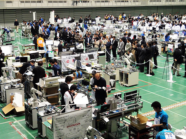 山形市・天童市・寒河江市・山辺町の各会場で行われた技能五輪全国大会(10月21~24日) 「メカトロニクス」競技のようす
