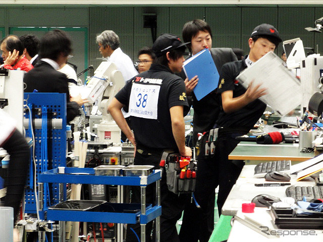 山形市・天童市・寒河江市・山辺町の各会場で行われた技能五輪全国大会(10月21~24日) 「メカトロニクス」競技のようす