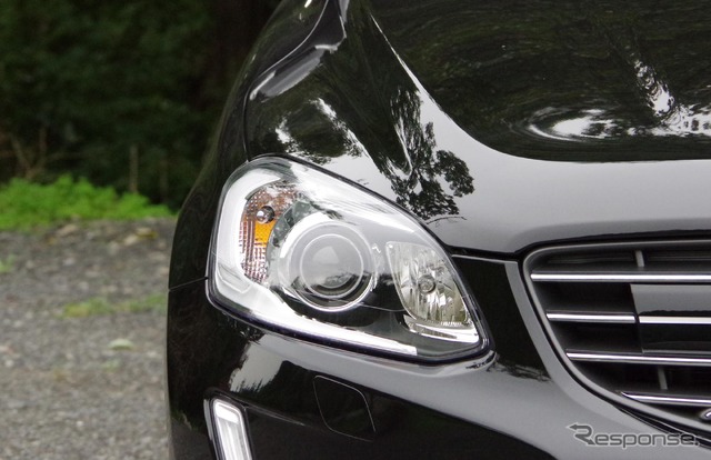 ボルボ XC60 T5 AWDクラシック(ディーラーオプション「フロントバンパーバー」「リアスキッドプレート」「リアエンターテイメントシステム」装着車)