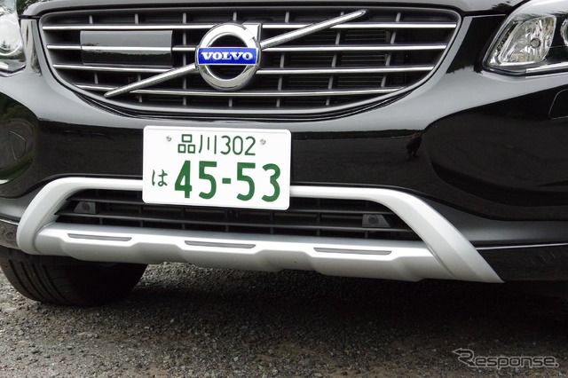 ボルボ XC60 T5 AWDクラシック(ディーラーオプション「フロントバンパーバー」「リアスキッドプレート」「リアエンターテイメントシステム」装着車)