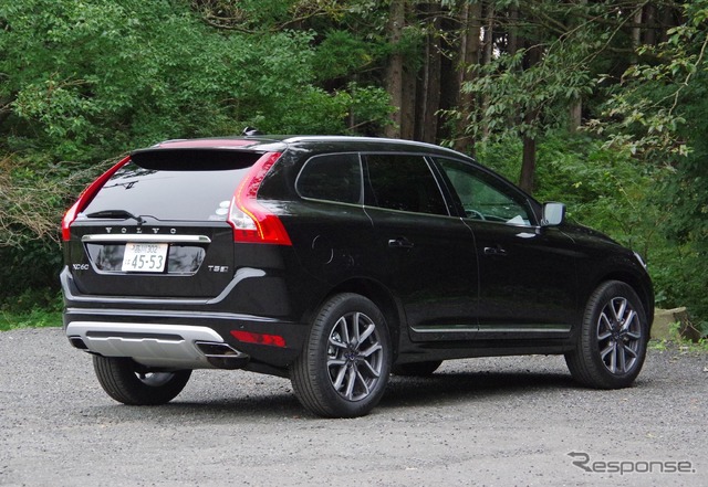 ボルボ XC60 T5 AWDクラシック(ディーラーオプション「フロントバンパーバー」「リアスキッドプレート」「リアエンターテイメントシステム」装着車)