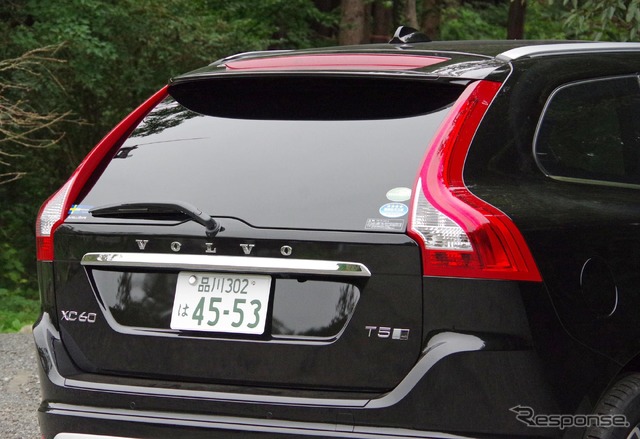 ボルボ XC60 T5 AWDクラシック(ディーラーオプション「フロントバンパーバー」「リアスキッドプレート」「リアエンターテイメントシステム」装着車)