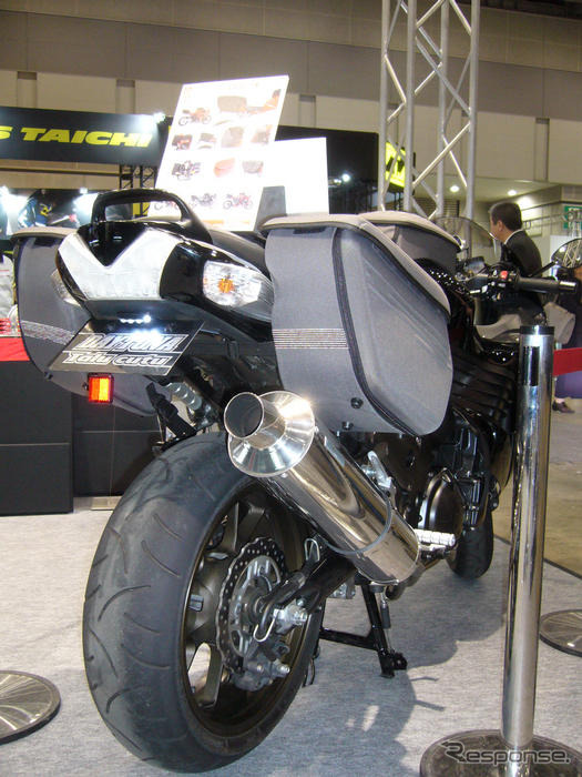 【東京モーターサイクルショー07】スーパースポーツでも荷物たっぷり