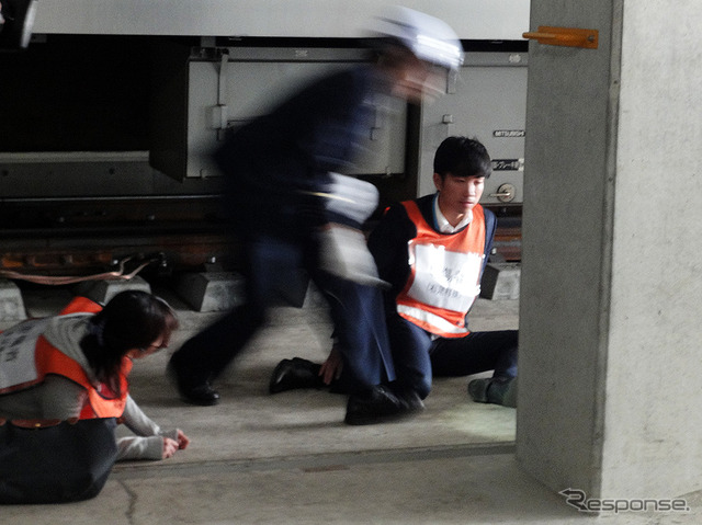 東京メトロ 異常時総合想定訓練(10月27日、新木場検車区内 総合研修訓練センター)
