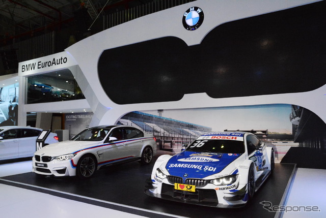 BMWは展示車両のボディカラーをホワイトで統一。色があったのはこのDTMマシンと『M3』のみ