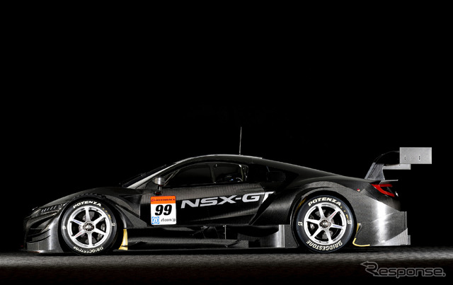 2017年型のホンダのGT500参戦車「NSX-GT」。