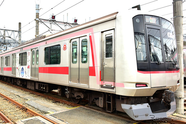 東急Disney電車「TOKYU CHRISTMAS WONDERLAND 2016 -Disney CRYSTAL MAGIC-」