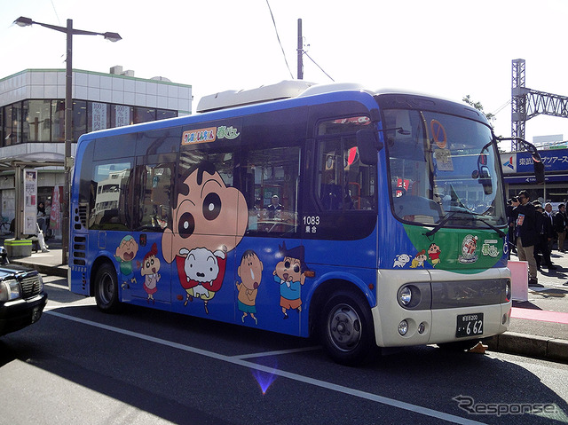 クレヨンしんちゃんラッピング電車&バス出発式(東武鉄道春日部駅、11月3日)