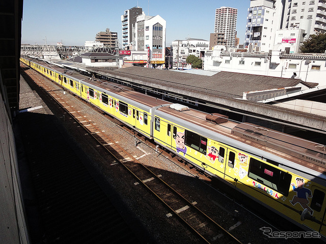 クレヨンしんちゃんラッピング電車&バス出発式(東武鉄道春日部駅、11月3日)