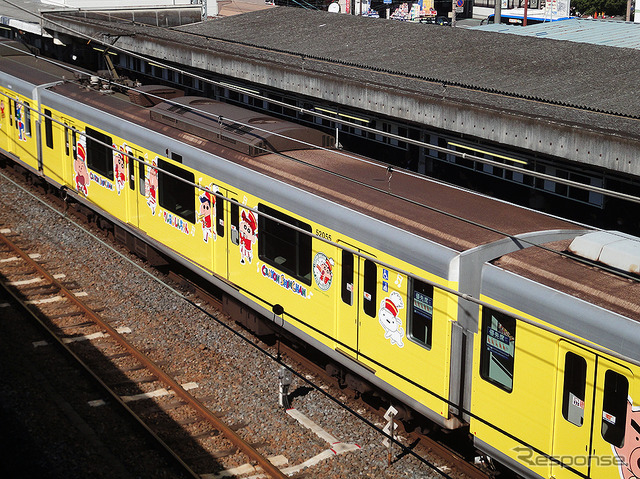 クレヨンしんちゃんラッピング電車&バス出発式(東武鉄道春日部駅、11月3日)