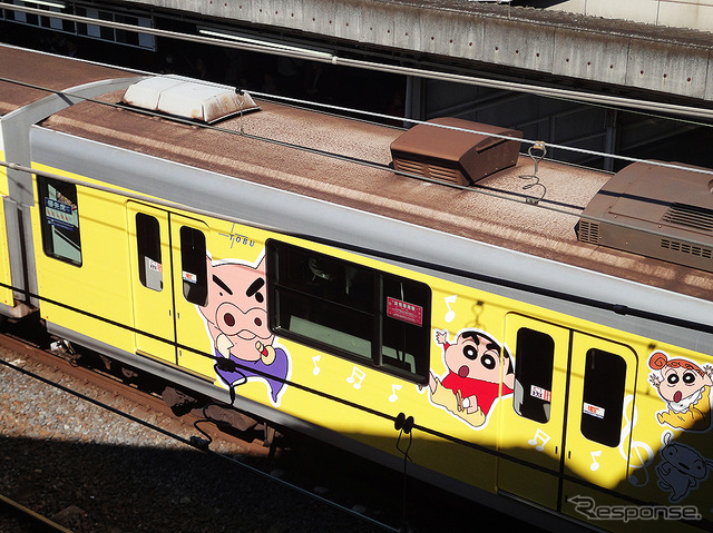 クレヨンしんちゃんラッピング電車&バス出発式(東武鉄道春日部駅、11月3日)