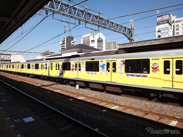 クレヨンしんちゃんラッピング電車&バス出発式(東武鉄道春日部駅、11月3日)