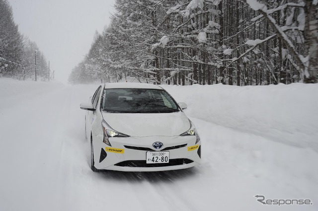 ダンロップ ウインターマックス02 氷上＆雪上試乗