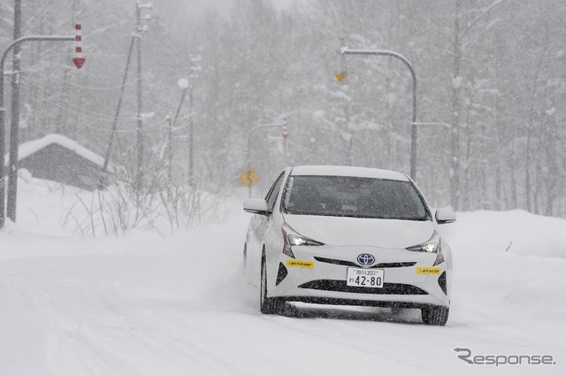 ダンロップ ウインターマックス02 氷上＆雪上試乗