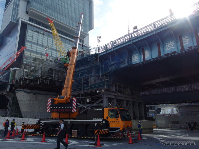 銀座線渋谷駅工事（11月5日）。画面左奥はヒカリエ。
