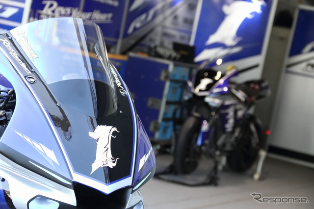 中須賀が乗る『YZF-R1』