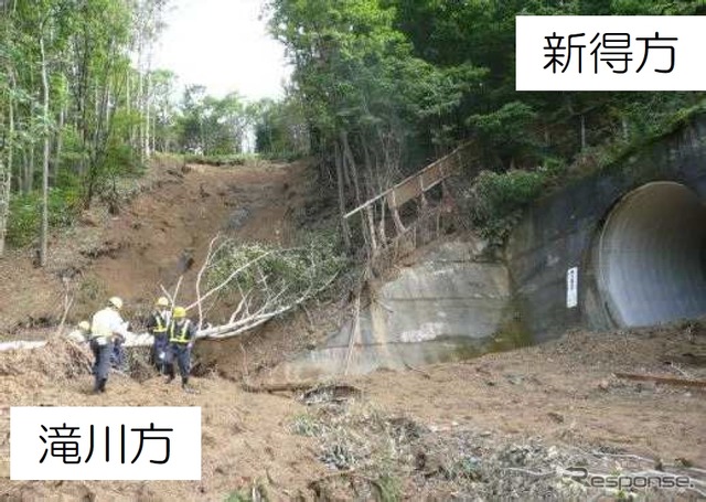 根室本線の東鹿越～新得間は再開のめどが立っていない。写真は土砂が流入した第4落合トンネル付近。