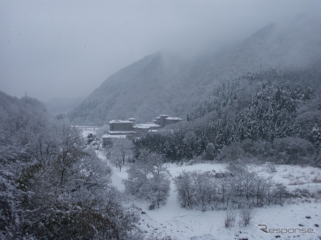 阿智村の昼神温泉。幻に終わった中津川線のトンネル工事中に温泉が湧出し、温泉地として発展した。