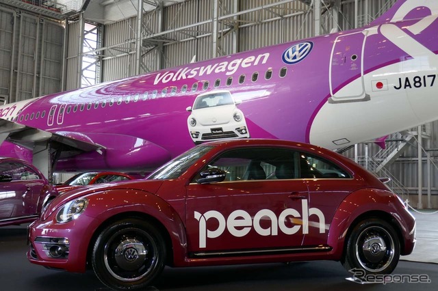 ランプカーとなる#PinkBeetleとコラボ用デカールシールを貼ったピーチのエアバスA320