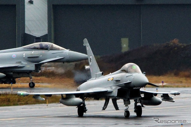 RAFは4機のタイフーンを日本を含むアジアツアーに派遣した。整備スタッフを含めた人員は約200人。