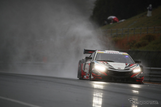 公式練習日の午後セッション、GT500の3番手タイムだった#15 ホンダNSX。