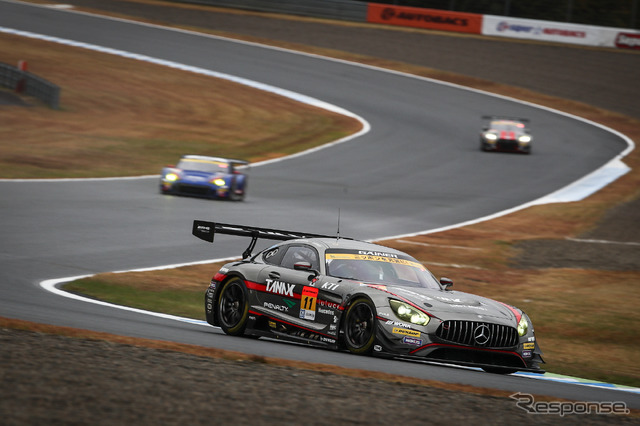 公式練習日の午後セッション、GT300の3番手タイムだった#11 メルセデスAMG GT3。