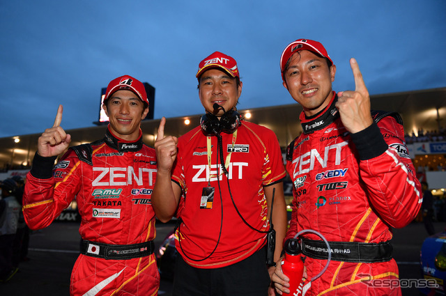 #38 RC Fの(左から)立川祐路、高木虎之介監督、石浦宏明。