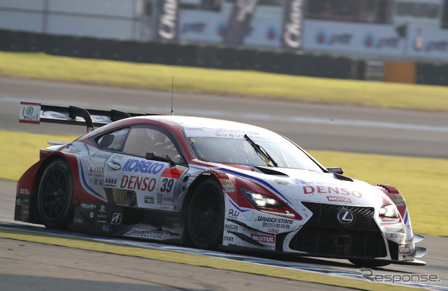 現在GT500ドライバーズランク4位の#39 RC F。