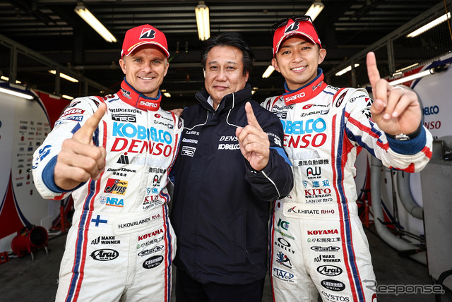 平手(右)がGT500のポールを奪取。決勝ではコバライネン(左)とともに優勝を、そして王座獲得を目指す。