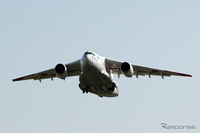 岐阜基地を離陸していくXC-2。