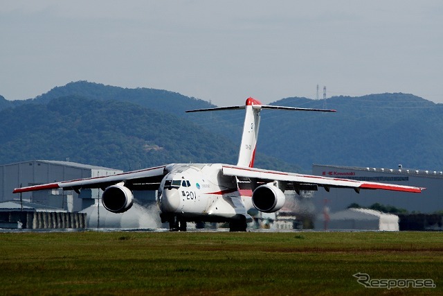 着陸したXC-2。