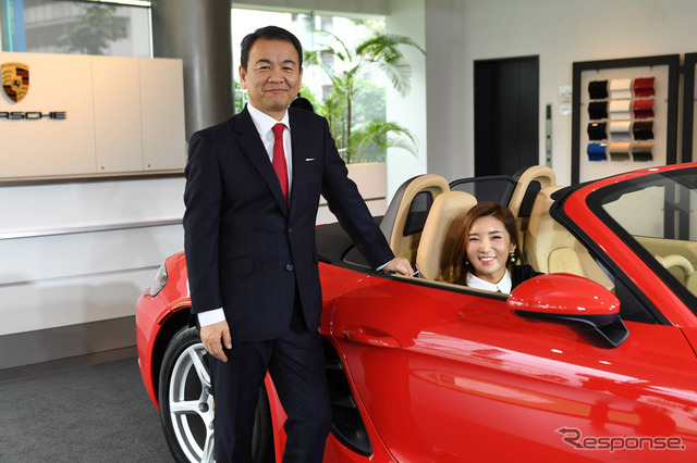 ポルシェジャパン 七五三木敏幸社長(左)とイ・ボミ選手
