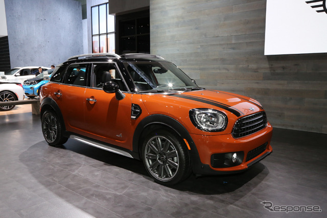 MINI クロスオーバー 新型(ロサンゼルスモーターショー16)